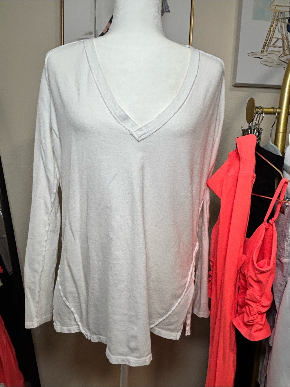 We The Free White V-Neck Exposed Seam Long-Sleeve Tunic Top Xs